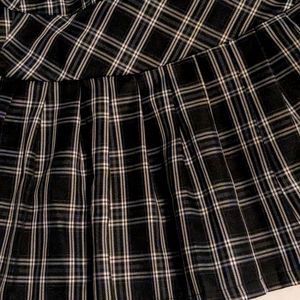 Y2K Hesperus skirt (Black and White plaid)